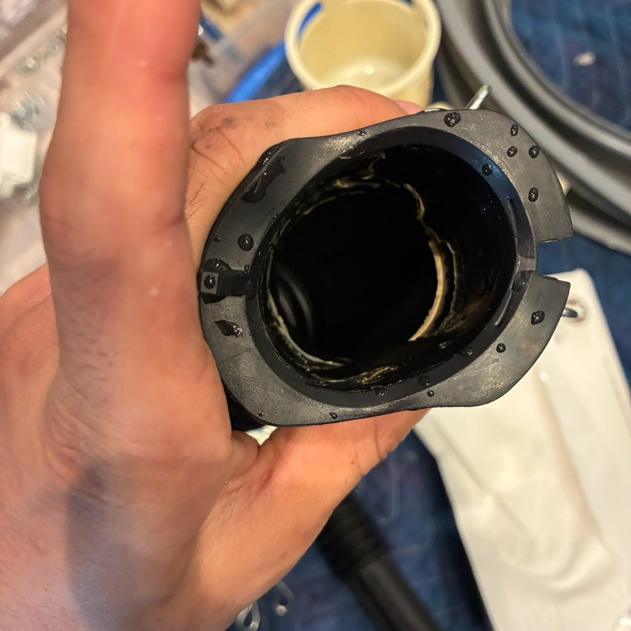 洗浄後の内部の排水ホース